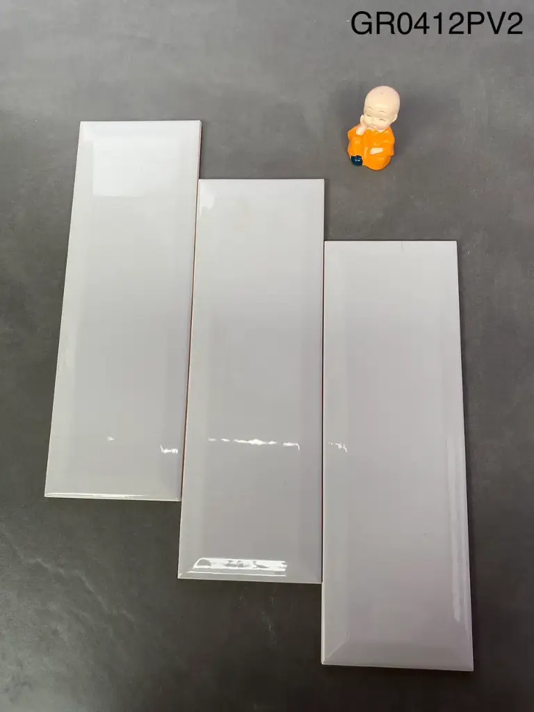 [DSC-GR0412BPV2] Gạch thẻ VN loại 1 xám vát KT 100x300mm GR0412BPV2