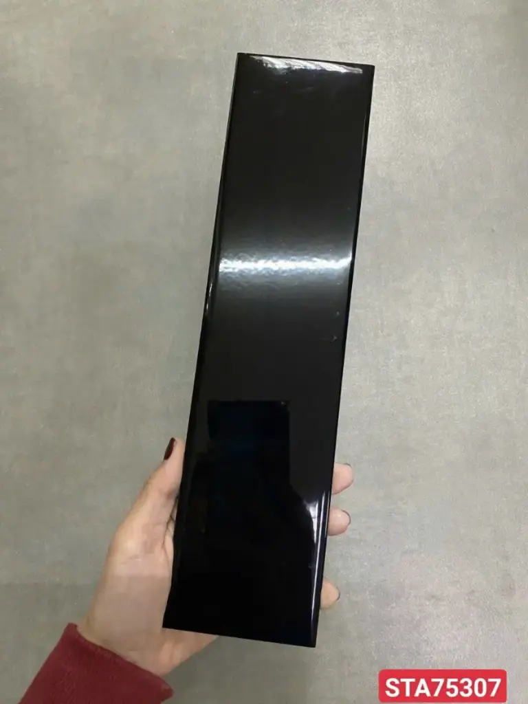 [68401] Gạch thẻ VN, KT 75x300 mm màu đen bóng phẳng mã STA75307_SA loại 1 (101068401)