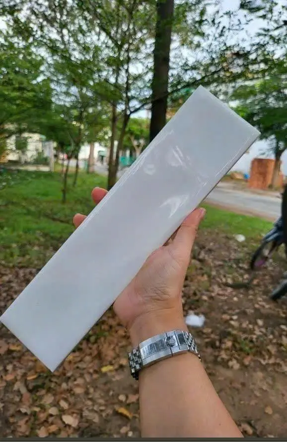 [DSC-CLC75300/0211-1] Gạch thẻ Việt Nam, Trắng bóng lượn, KT 75x300 mm, 0211-0, Loại 1 (1 hộp/ 44 viên/ 0.99 m2)