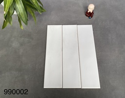 [990002] Gạch thẻ trắng nhám lượn 63.5x25.4 cm mã 990002